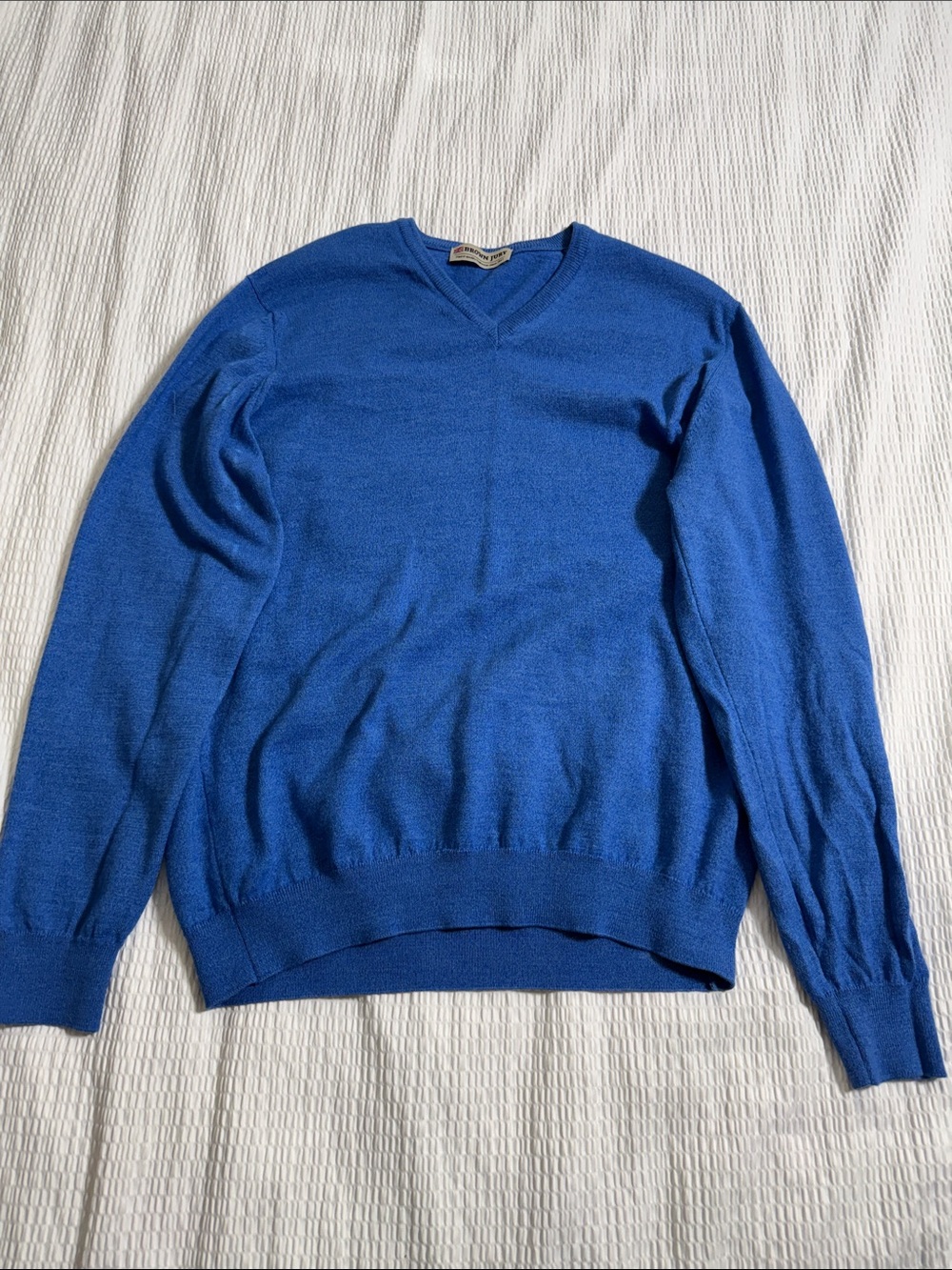 Classic Men's V-Neck Sweater in Royal Blue